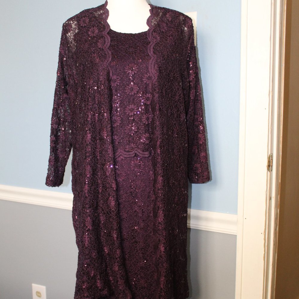 Sleeveless Dress with Shawl - Picture 8 of 8